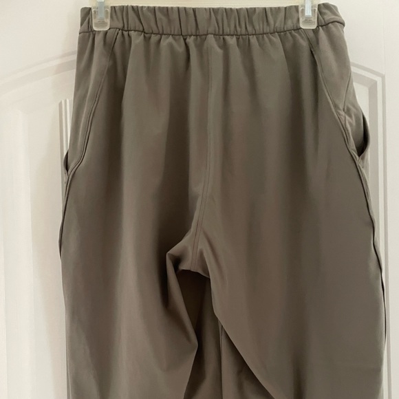 Lululemon Women's Essential High-Rise Trouser - Picture 7 of 9